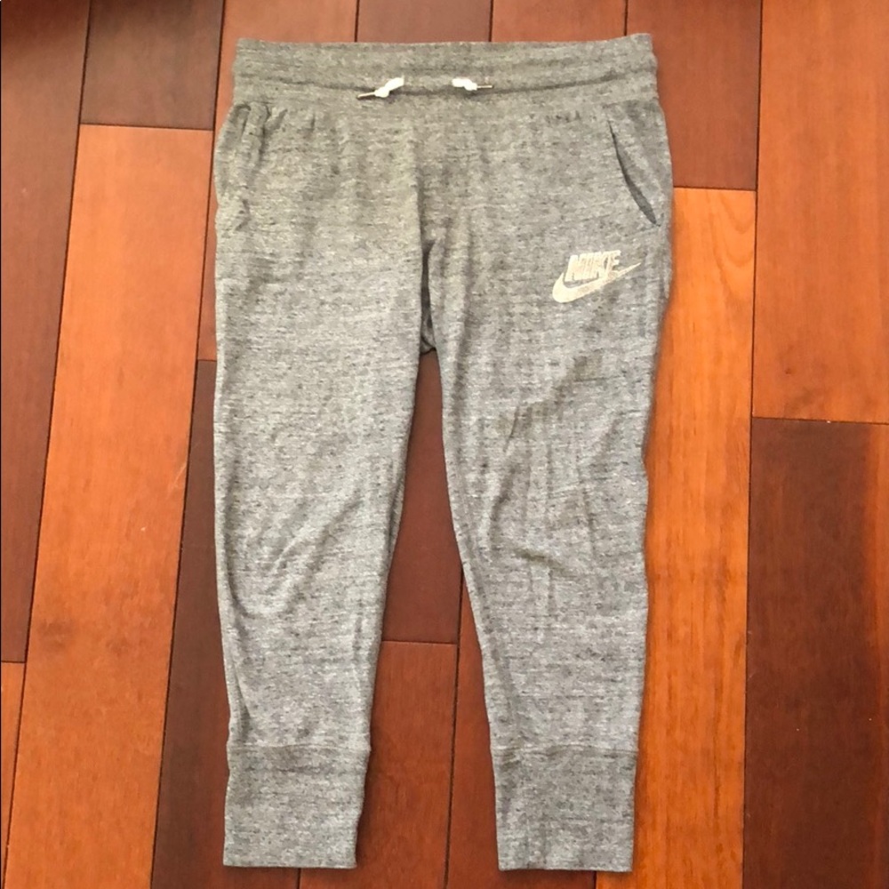 Nike skinny cropped joggers